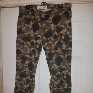 Camouflage slim fit pants